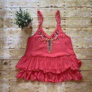 ✨Free People Embroidered tank✨